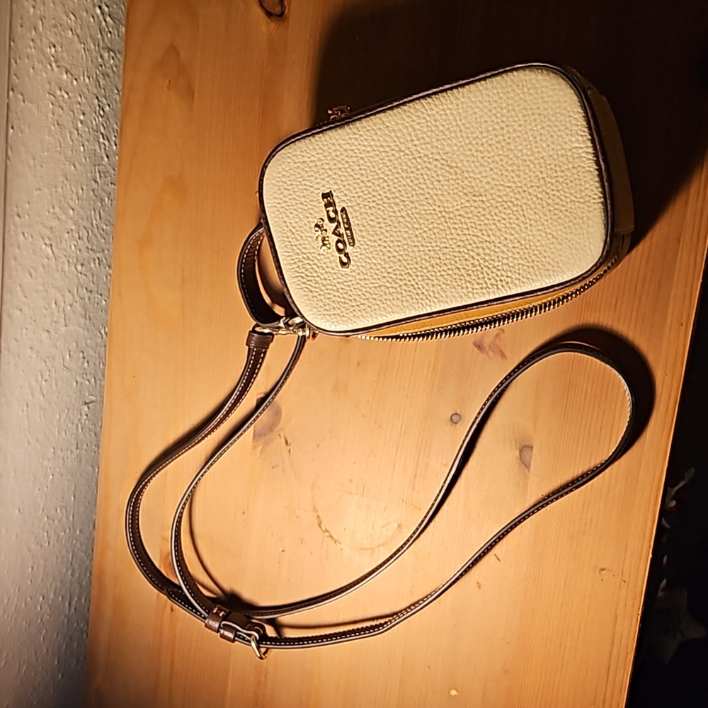 Eva phone cross body!